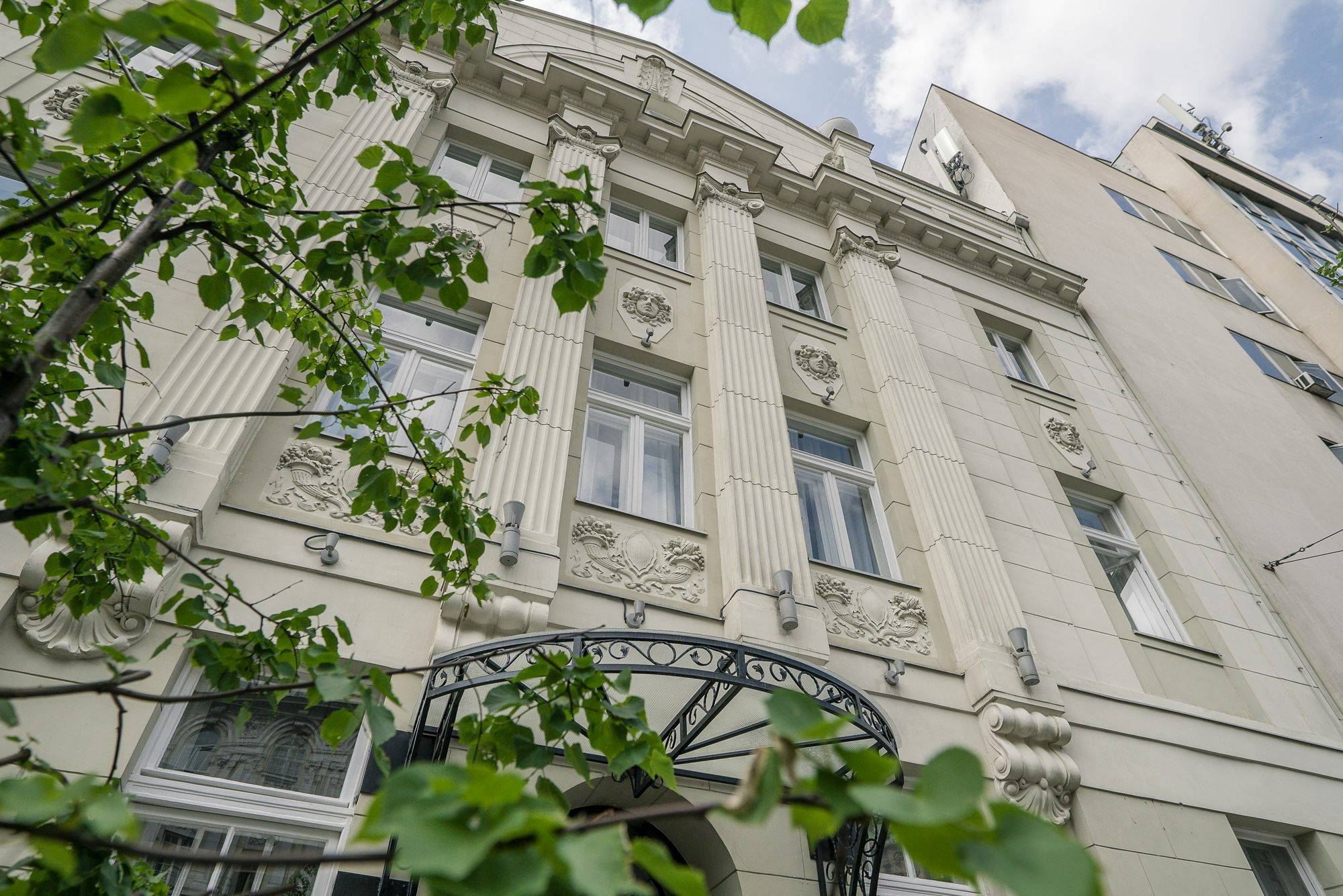 Public House Hotel Белград Экстерьер фото